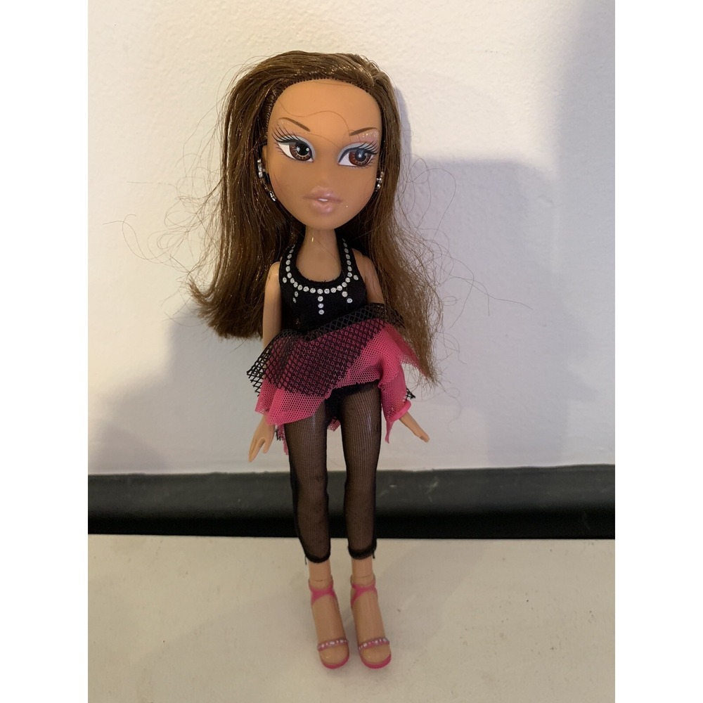 Vintage 2001 MGA Bratz Doll Dana With Earrings